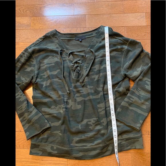 🔥Sanctuary Green Camo Lace Up Top/Sweatshirt🔥 - Picture 5 of 8